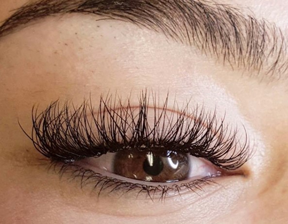 Best Lash Extensions in Anchorage